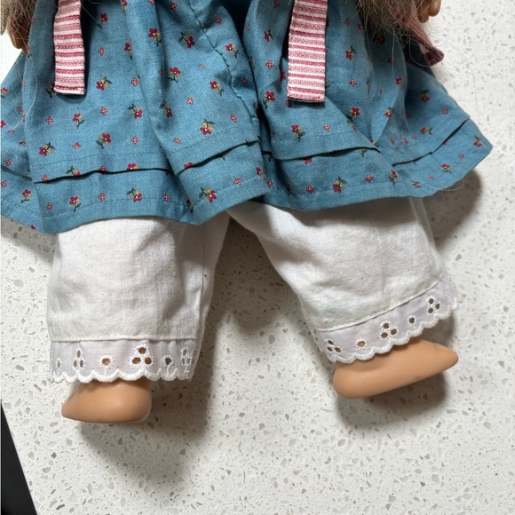 Retired RARE 18” American Girl Doll KIRSTEN w/Dress - Picture 5 of 6